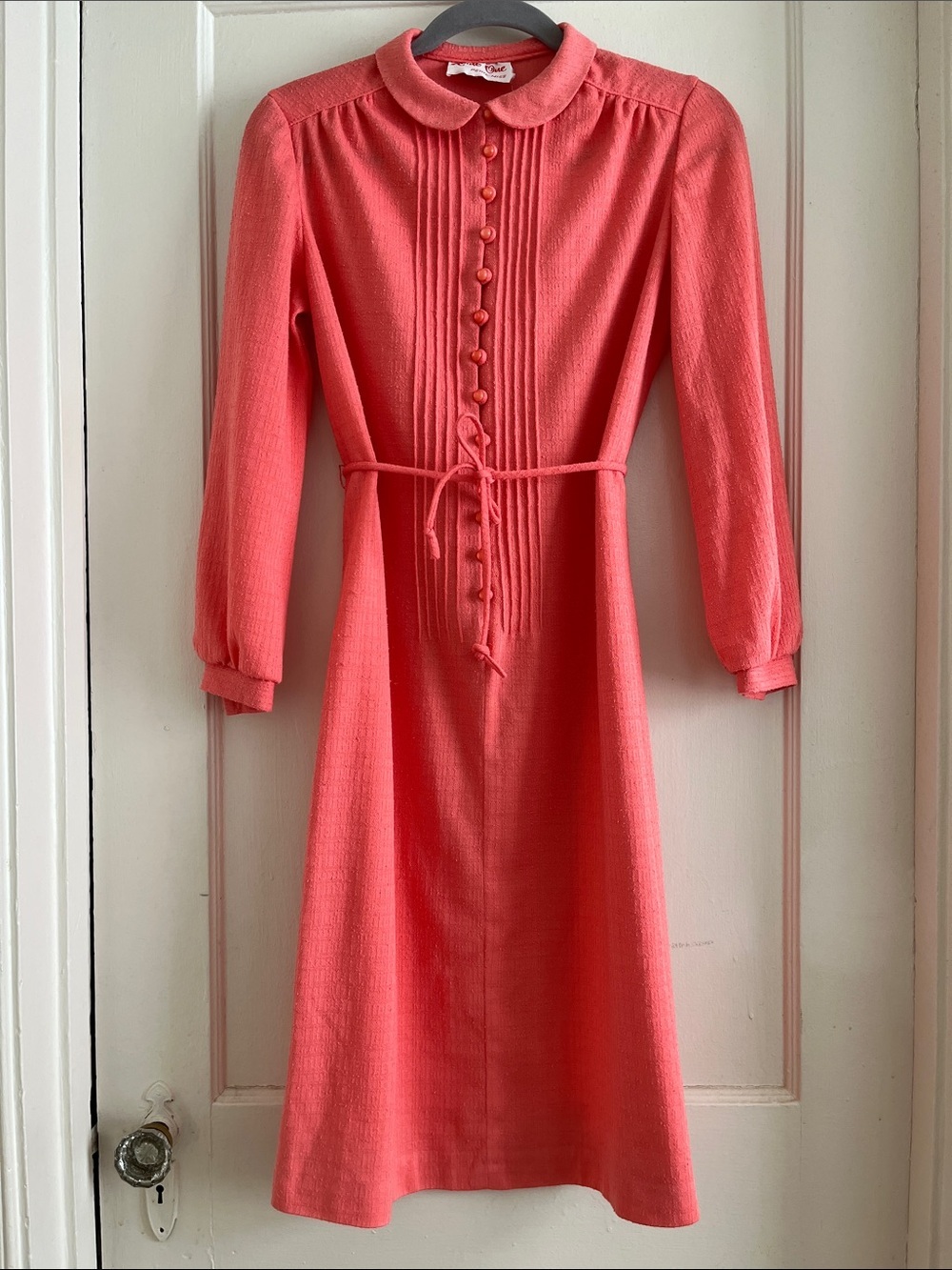Vintage 1970s Coral Pink Textured Jersey Knit Midi Sack Dress with Matching Belt